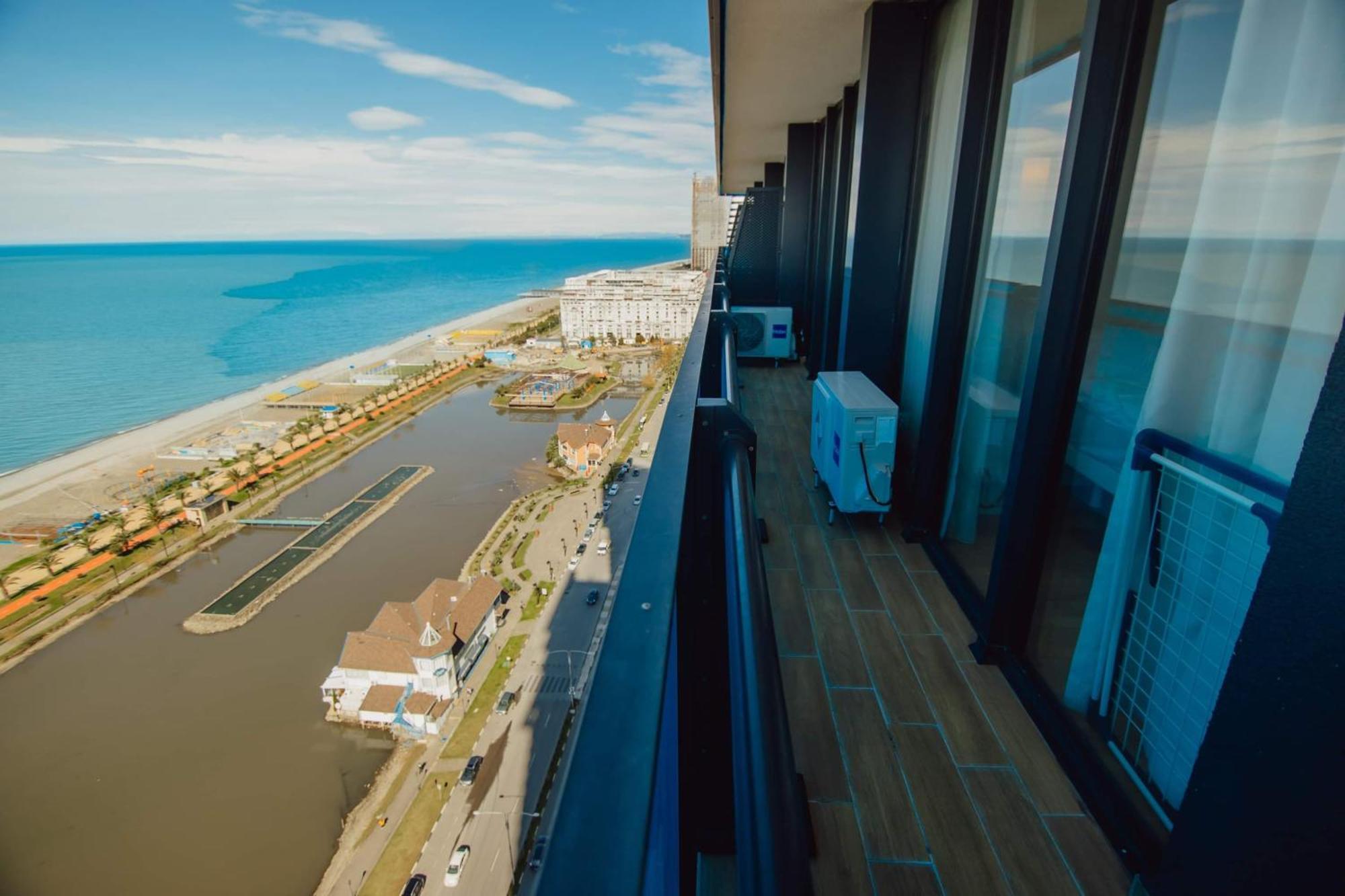 Orbi City Black Sea View Aparthotel Батумі Екстер'єр фото