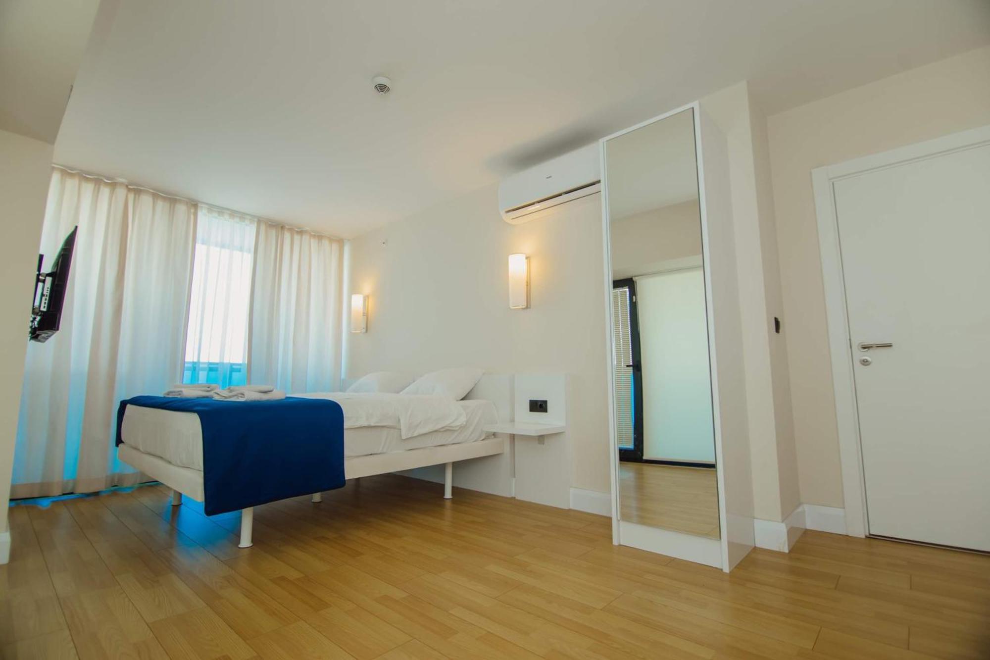 Orbi City Black Sea View Aparthotel Батумі Екстер'єр фото