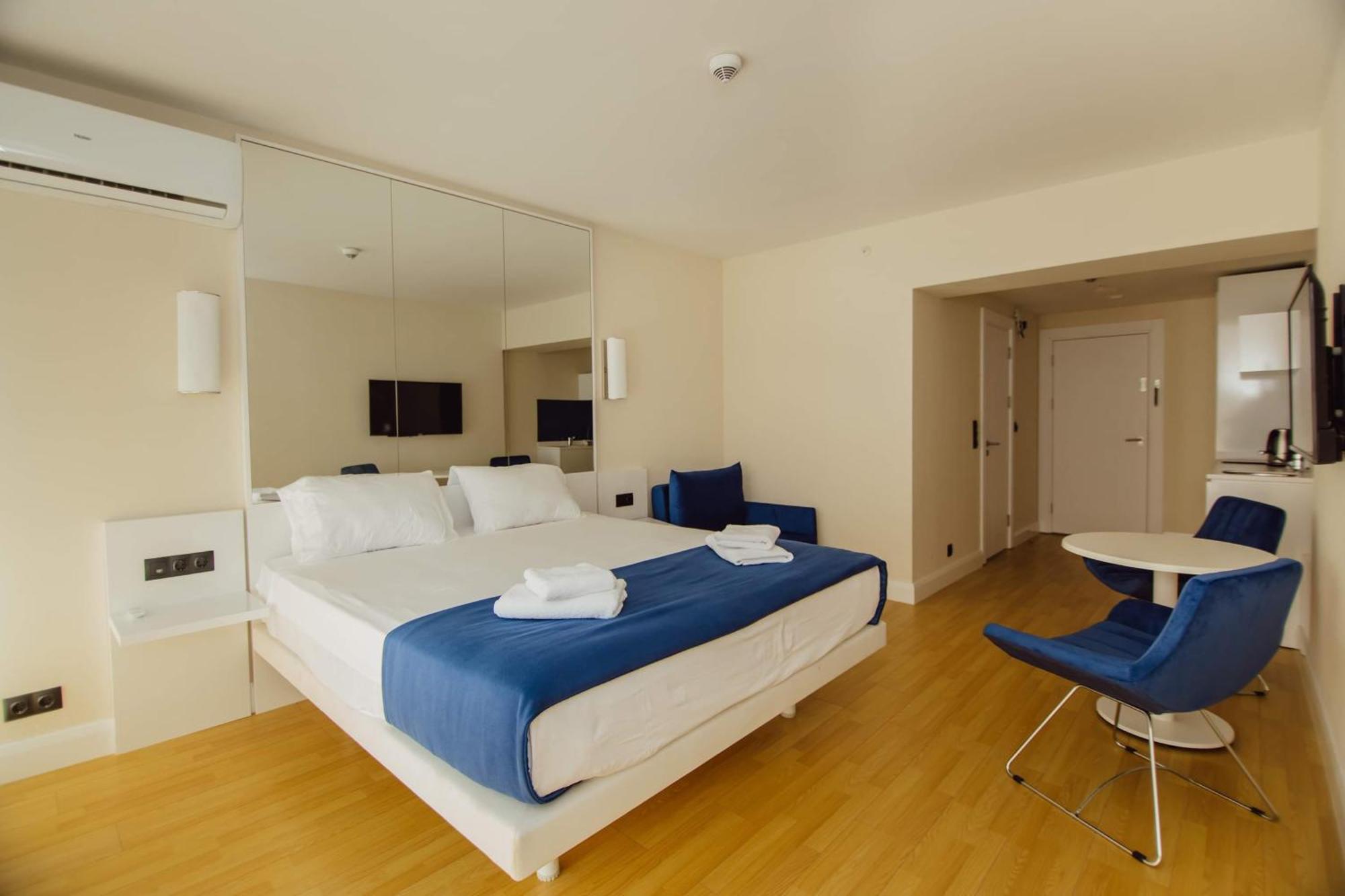 Orbi City Black Sea View Aparthotel Батумі Екстер'єр фото