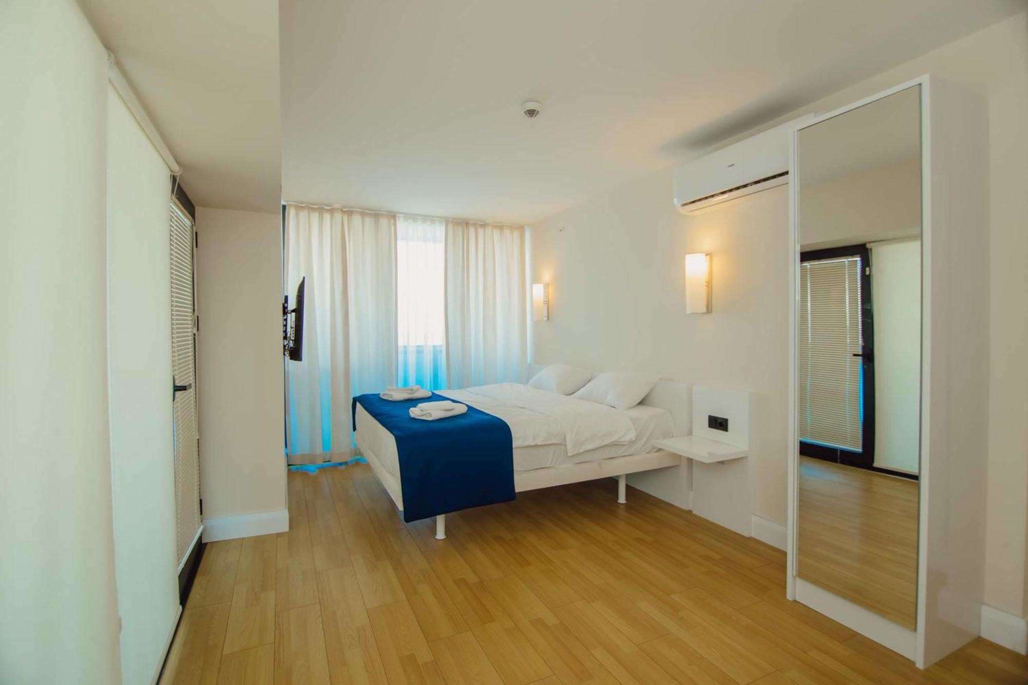 Orbi City Black Sea View Aparthotel Батумі Екстер'єр фото