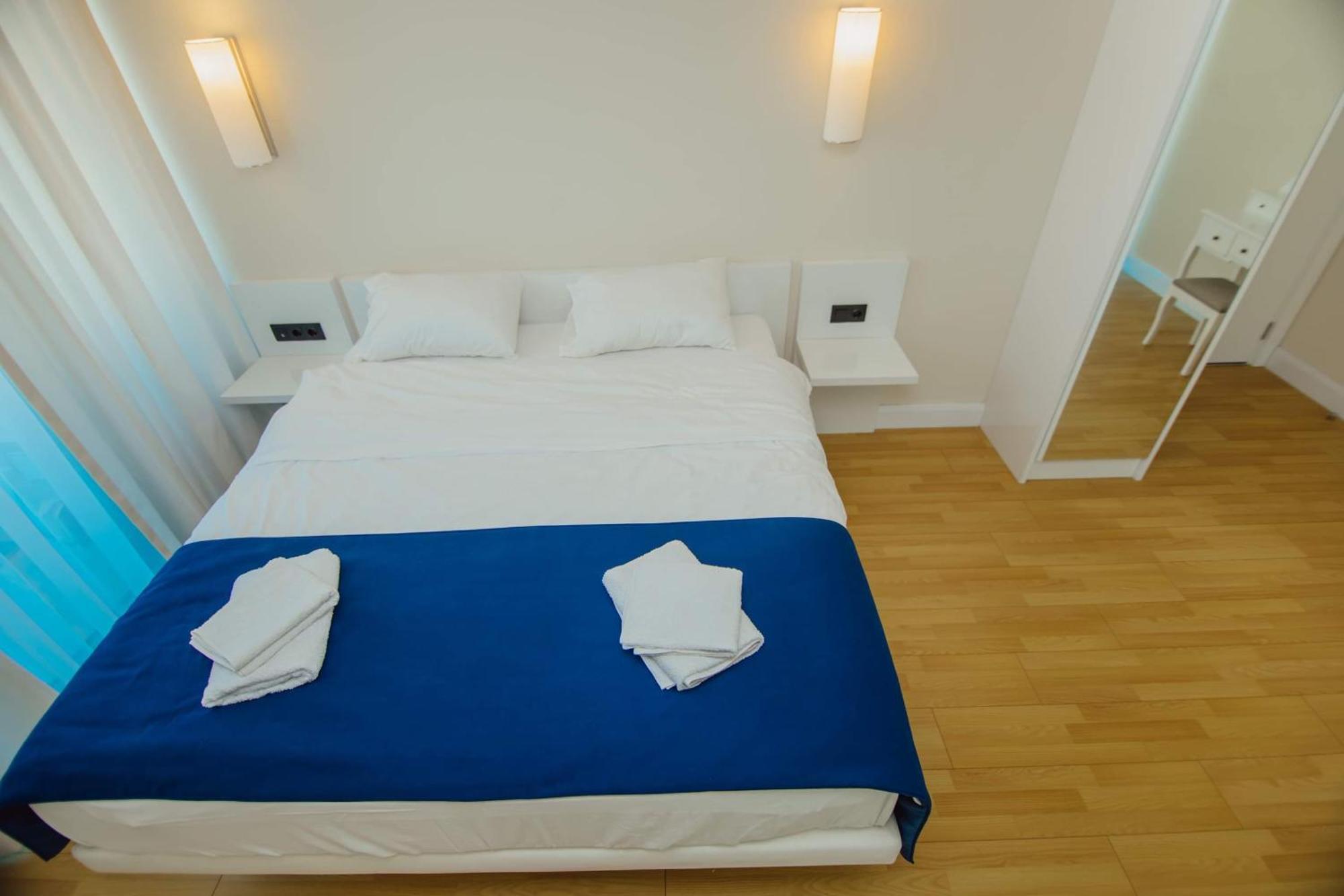 Orbi City Black Sea View Aparthotel Батумі Екстер'єр фото
