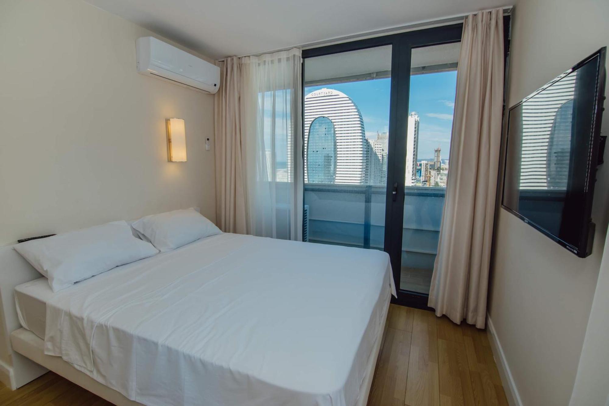 Orbi City Black Sea View Aparthotel Батумі Екстер'єр фото